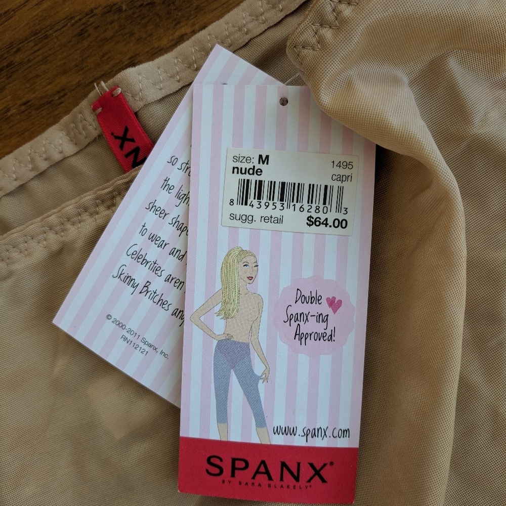 Spanx Skinny Britches Capri NWT Size M